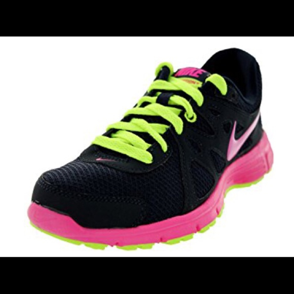 Nike Revolution 2s